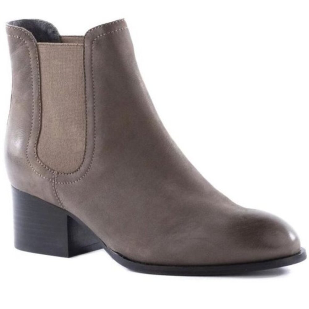 Seychelles Stone Ankle Booties NWB size 7.5